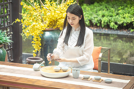 茶道养生：喝茶姿势与健康秘诀