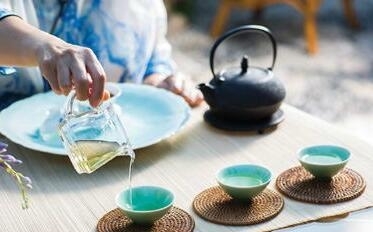 茶香飘逸：品味生活，润泽生命