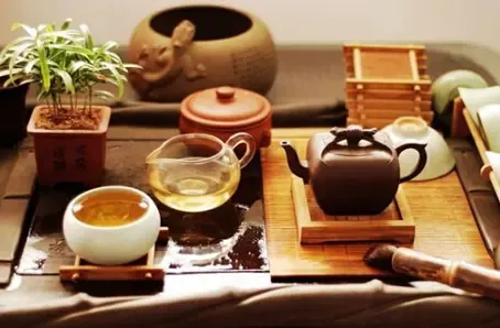 冰茶饮品揭秘：清凉一夏的神奇功效
